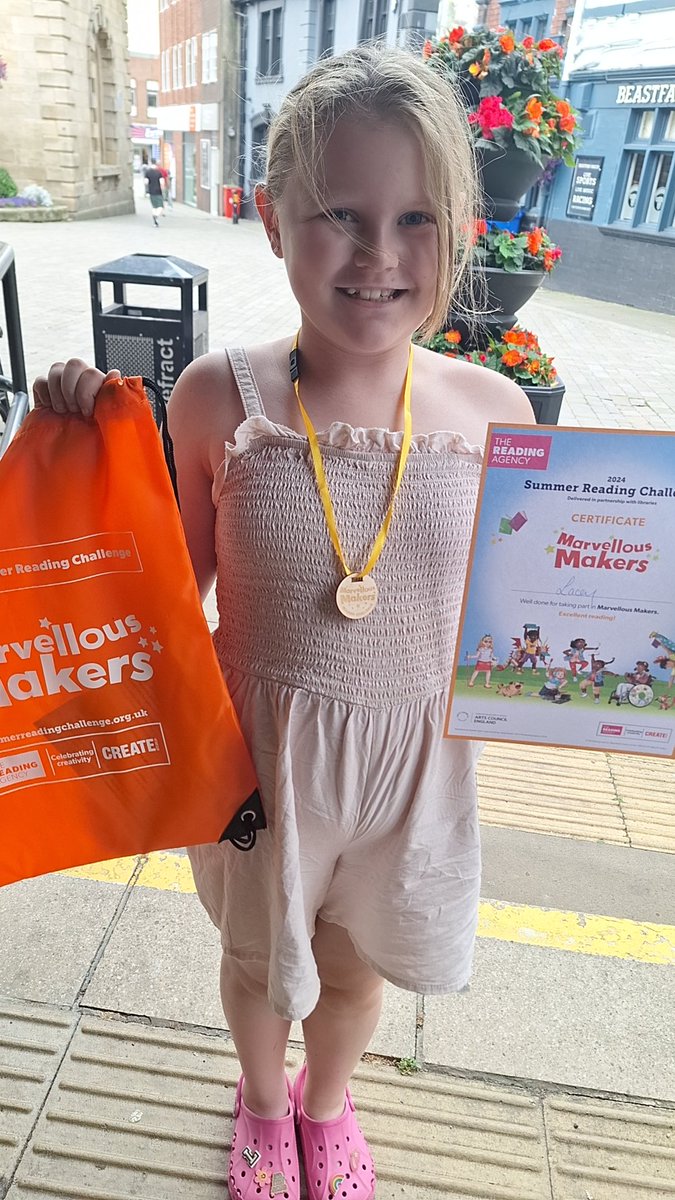 LizD89's tweet image. Well done to my Daughter Lacey Mae for completing the summer reading challenge within two weeks 👏📖📕 #summerreadingchallenge #marvellousmakers #Pontefractlibrary