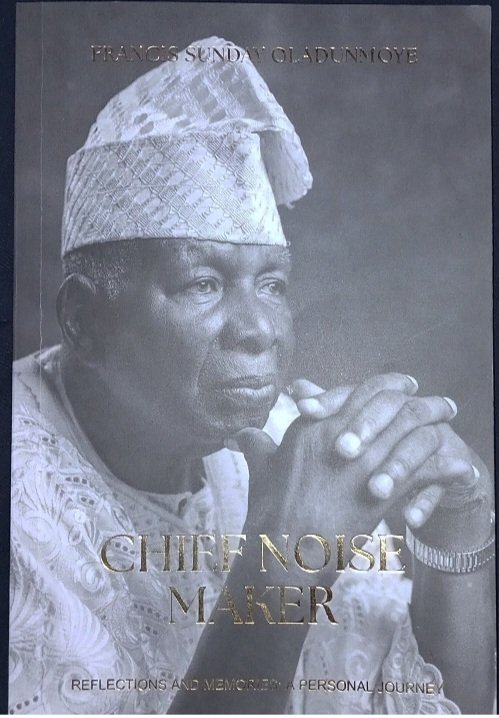 BMS_Editors's tweet photo. These pictures don't do justice to the beauty of this newly published autobiography.
I present to you, Chief Noise Maker written by F. S. Oladunmoye and edited by BMS Editors. https://t.co/aYZjxR3pPv