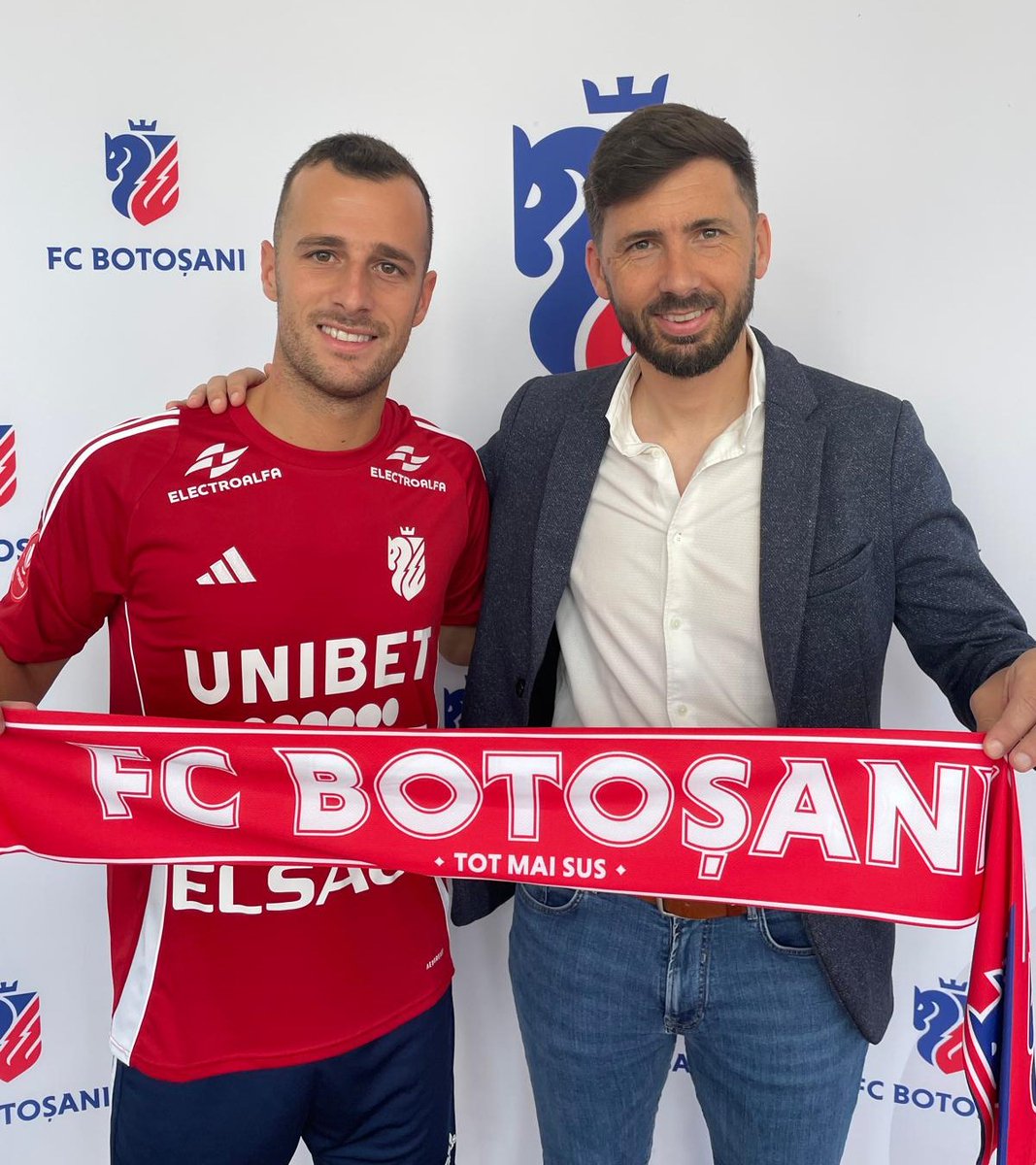 📷  𝐀𝐥𝐞 𝐃í𝐞𝐳 ✍️  #FCBotoșani 🇷🇴

👉 El extremeño estuvo acompañado durante sus primeros días en Rumanía por nuestro compañero David Vila.

#EmartSoccer #FamiliaEmartSoccer