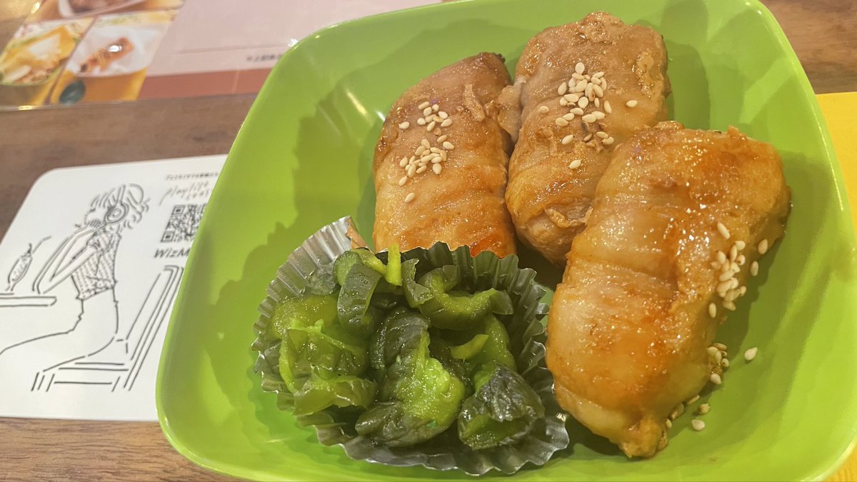 久々にNOMADOの肉巻きおにぎり🍙
やっぱりおいしい！！！！！
今日来られる方は傘を忘れずに☔️