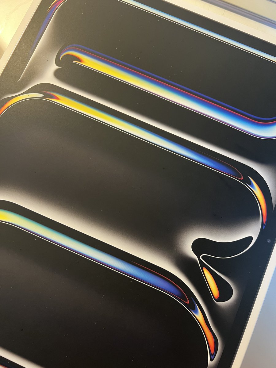 결국 아이패드 샀다
내인생 두번째 그림 동반자ㅎㅎㅎ
펜슬은 남표니집에 두고와서 우체국택배보내주기로햇다