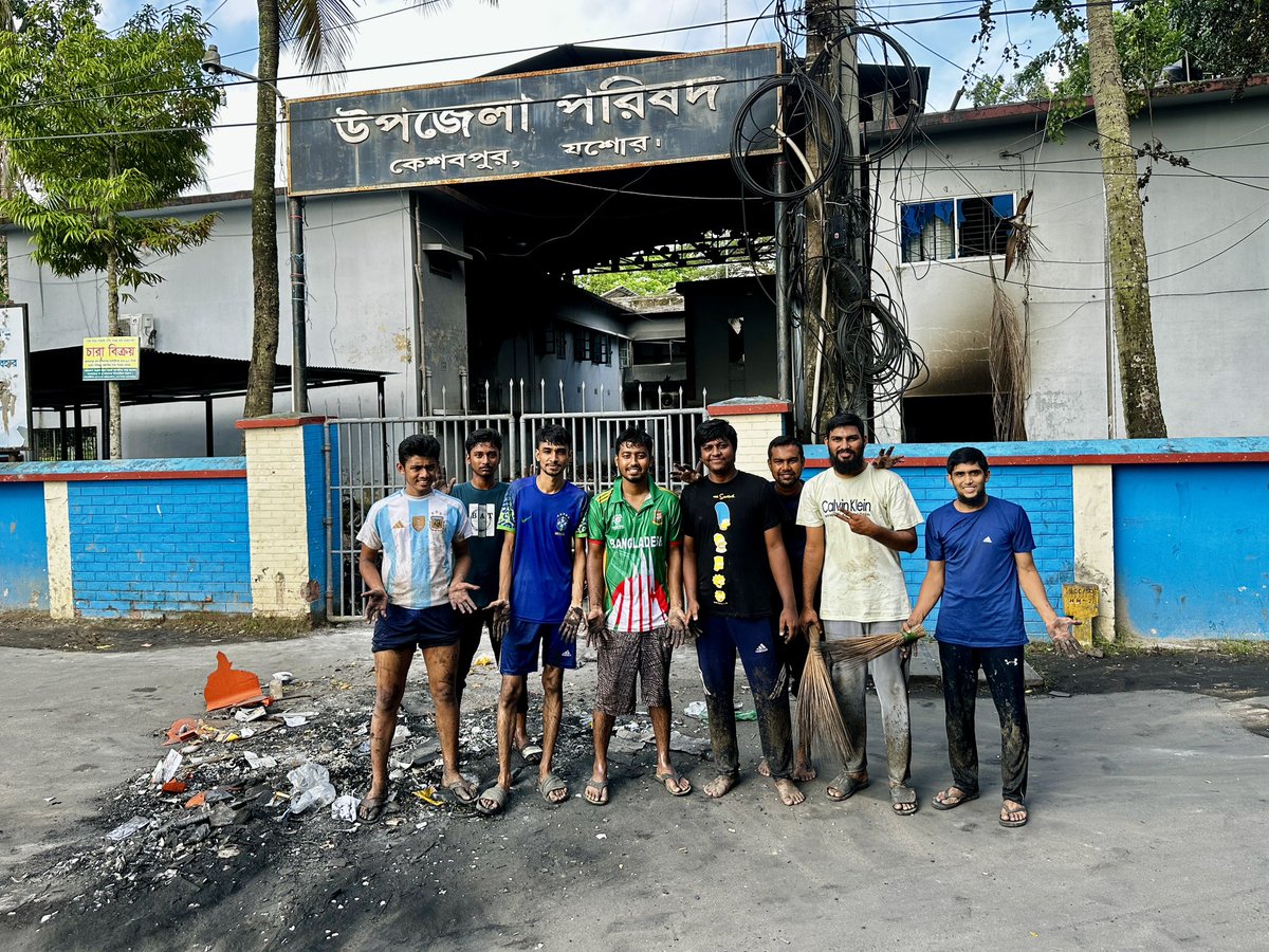 tausifanan's tweet photo. আমরাই বাংলাদেশ।
ধর্ম, বর্ণ নির্বিশেষে একত্রে এই দেশকে এগিয়ে নিতে হবে।

#ReverseBrainDrainBd #letsmakeadifference #Bangladesh #GenZ https://t.co/PXwWeBvpsV