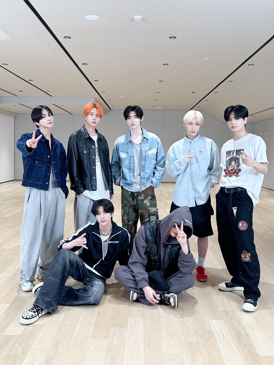 youtu.be/0tNVuwPB3xc | summer is incomplete without enhypen’s ‘brought the heat back’ dance practice. don’t miss out on witnessing synchronization and impeccable moves. make sure you're the one catching every detail of our performance and prepare to be completely captivated.