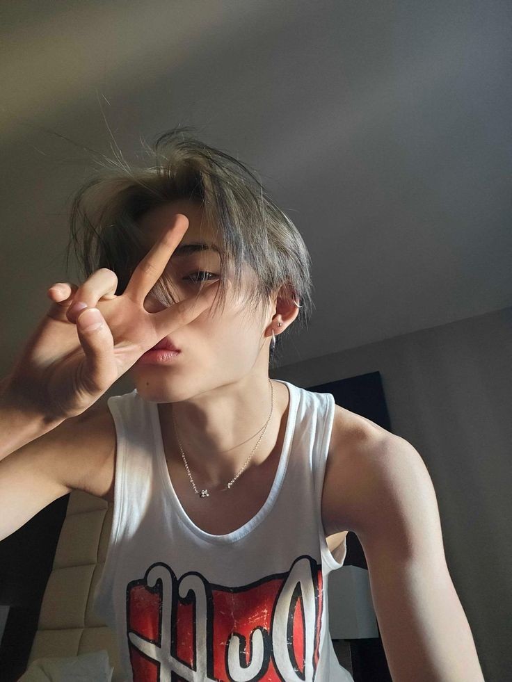 day 26 !

⤷  hi i'm cole ᵎᵎ
𖥻 looking for interactive moots ᵎᵎ

🪼 ~ abt me

⤷ she / her 
⤷ new to #stantwt &amp; #kpoptwt
⤷ '09 liner
⤷ i'm a carat &amp; engene but any fandom is welcome ᵎᵎ
⤷ biases/ults in photo
⤷ like/rt to be moots ೀ

♥ / rt are highly appreciated  ᵕ̈