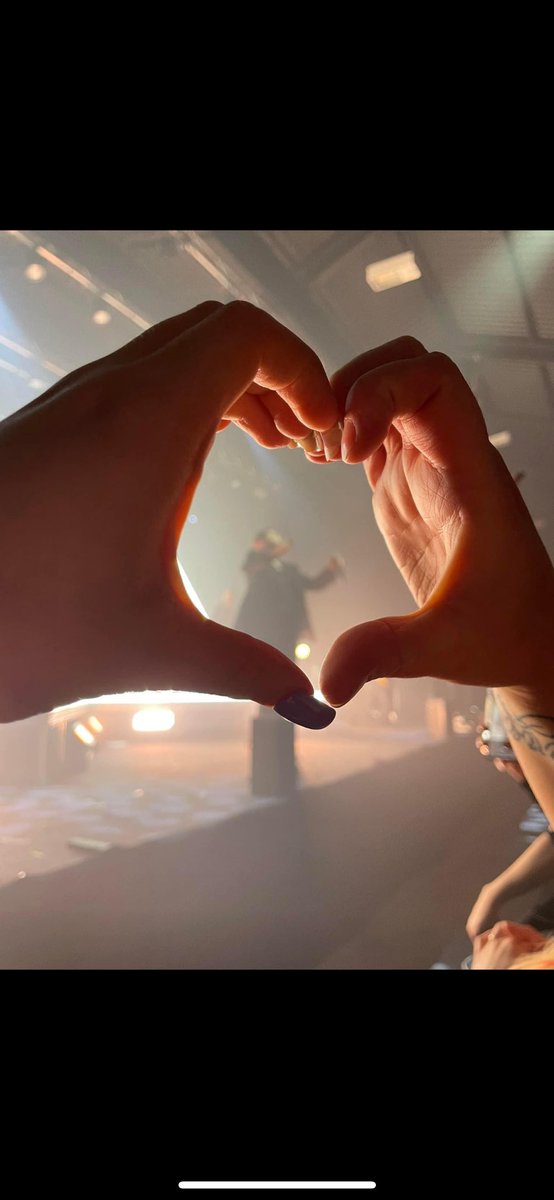 linzidee13's tweet photo. Happy birthday to you @joshmeatsix https://t.co/ujBdErmLpv