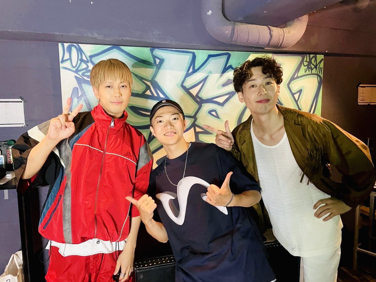 gash1030's tweet photo. 『- 弐号機 - SHUN ONEMAN LIVE + FRIENDS』にて
gash!＋諸星翔希でパフォーマンスしてきました！
？？？の正体はモロでした🕺🔥
2人でのダンスパフォーマンスもSHUNとのセッションも最高に楽しかった！
またいつかやりたい！！！！
#SHUNワンマン弐号機 https://t.co/ozTu8h5v5X