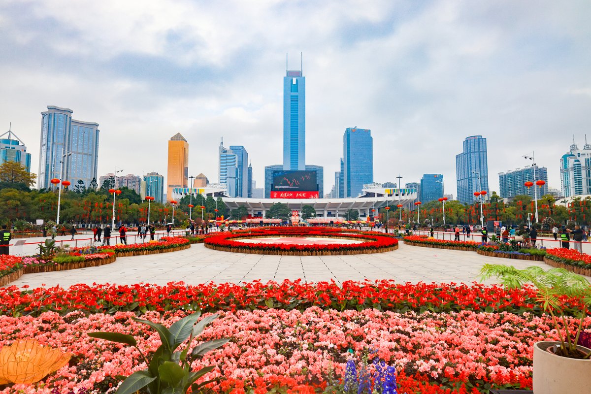iGuangdong's tweet photo. 🙌🙌Twenty-two companies from the #Guangdong-#HongKong-#Macao #GreaterBayArea have made this year's @FortuneMagazine Global 500 list, released on Monday. #GBAfocus 👉https://t.co/mRWcAEfLX5 @thisisGBA @AlbumGba https://t.co/Z3crefr3Gl