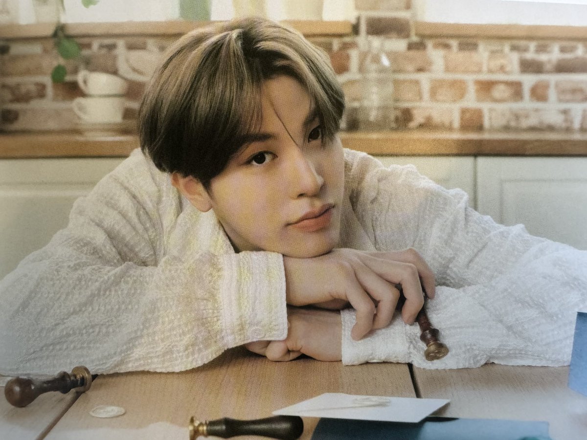 he’s so boyfie 😭🤍