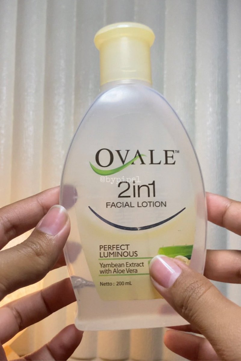 bypipel's tweet photo. Aku mau spill first cleanser daily ku, 200ml cuma 30 ribu🤪🥰

🔗 https://t.co/HMxBlVhMnb

Yang sehari hari make up an, wajib banget buat double cleansing. Favorit aku pake ovale🤍🤍 enak bgt gak bikin muka kering. Btw skintype aku oily/combinasi✨ https://t.co/DDO7KMfs9e