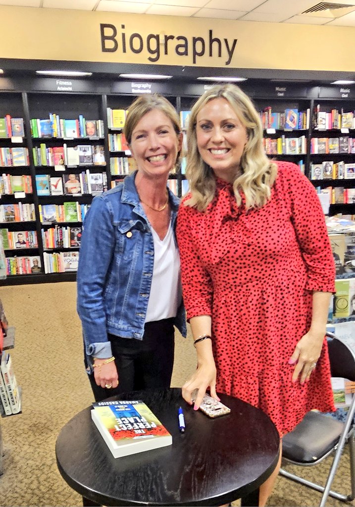 swirlandthread's tweet photo. Fabulous evening in @WaterstonesCrk last night for the launch of #ThePerfectPlace by @AmandaCasssidy ✨️
Out now w/ @CaneloCrime
Mighty craic with the crime writing crew & the wonderful @catherinekirwan as moderator 👏
@shellteah @AmyJordanBooks @AndreaMaraBooks @NotDunneYet https://t.co/mvNBd14IUp
