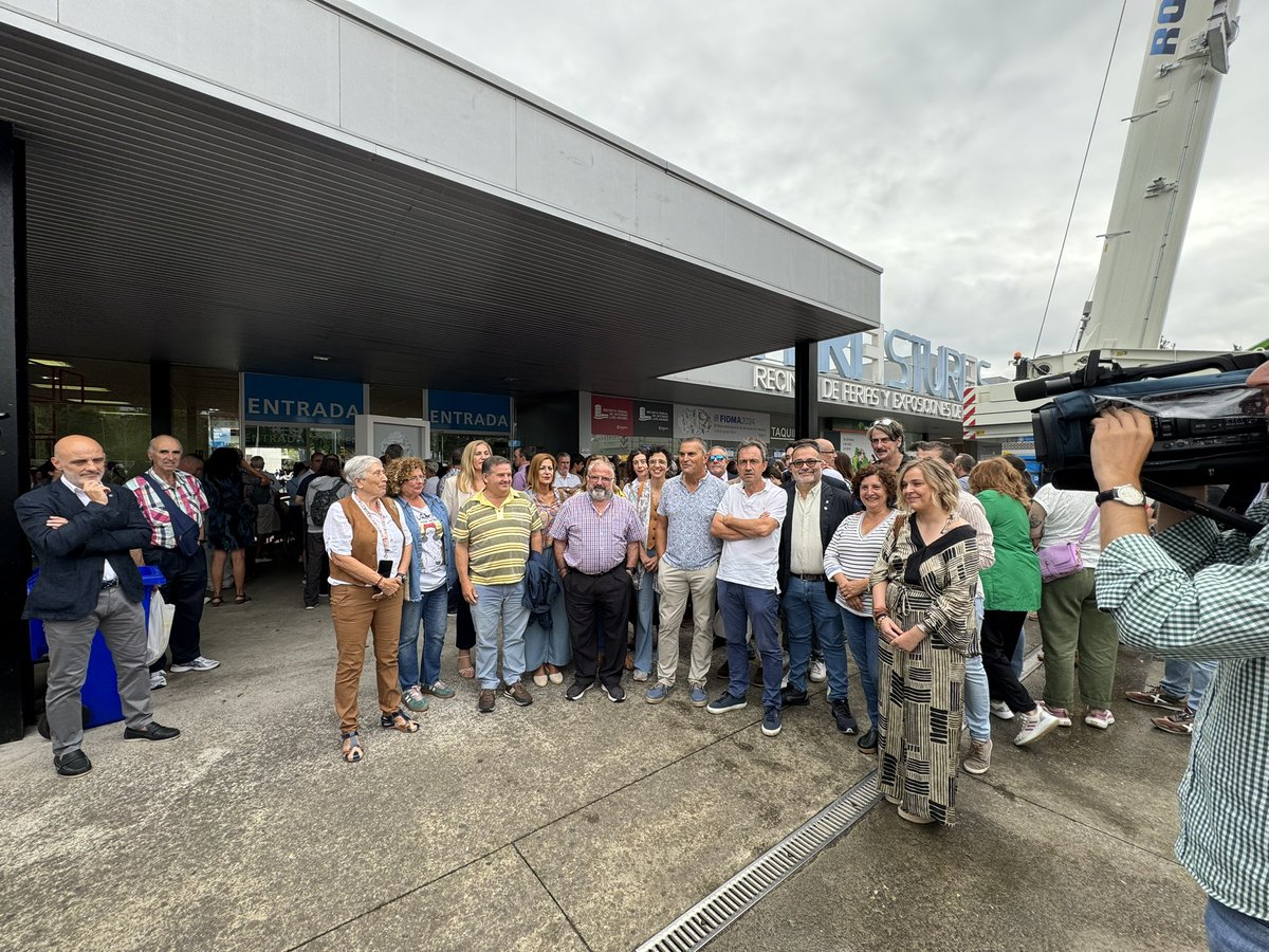 iuasturias's tweet image. .@ovizapico hoy en la #FIDMA en la visita de Izquierda Unida, junto a compañeros y compañeras en los distintos concejos asturianos, alcaldes y nuestro portavoz en la Junta General, @xabelvegas. Esta es una de esas citas imprescindibles de Asturias y de su tejido productivo