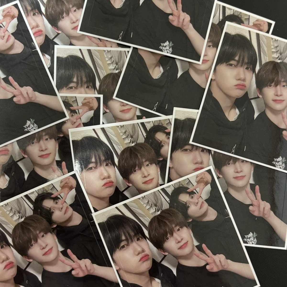 크래비티 원진 비공굿 판매
도무송-20장 0.1
비공굿 포카-15장 0.1

궁금하신거 있으시면 디엠주세요!!

크래비티포카 박세림 앨런 서우빈 구정모 함원진 강민희 송형준 김태영 안성민 도무송판매 비공굿 판매 CRAVITY 세림 앨런 우빈 정모 원진 민희 형준 태영 성민