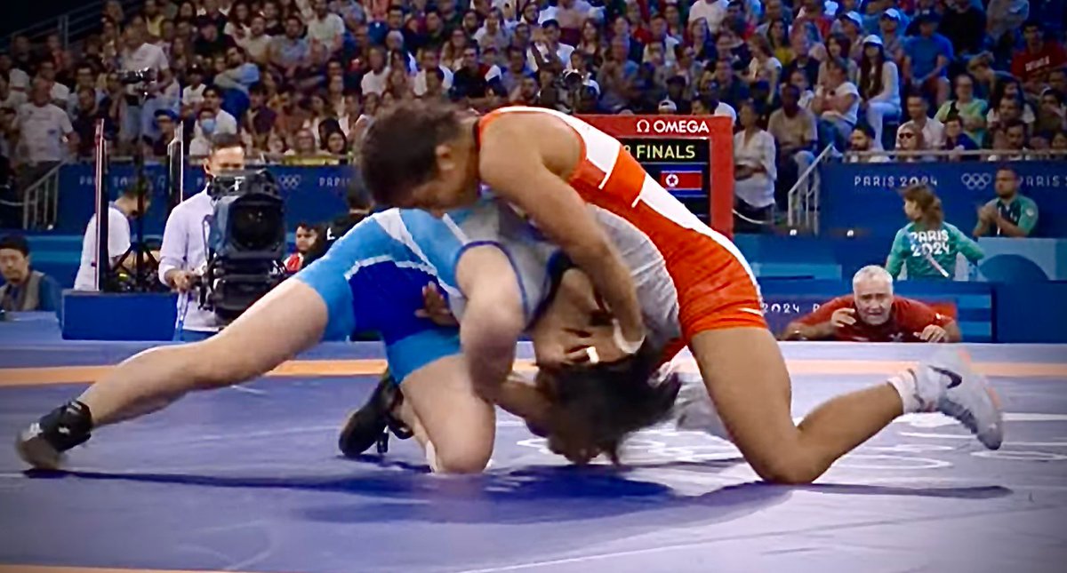 VAMOS ECUADOR

Lucía Yépez avanza a cuartos de final de la división 53 kg de la lucha libre femenina tras superar en octavos por  7-4 a Hyo Gyong Choe de República Democrática de Corea en los Juegos Olímpicos #Paris2024