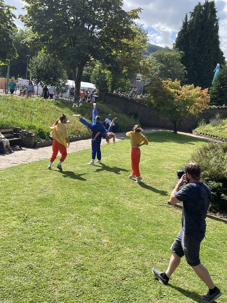 We watched some great performances yesterday by <a href="/RansackDance/">Ransack Dance</a> @TheatrGenCymru 
Gwylion ni rhai perfformiadua gwych ddoe erbyn <a href="/RansackDance/">Ransack Dance</a> @TheatrGenCymru