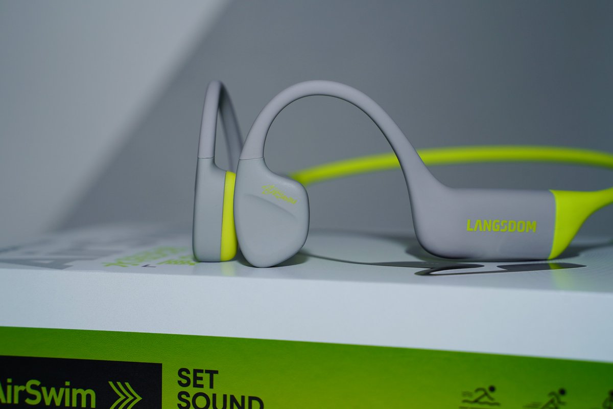 Featuring an IP68 waterproof rating, AirSwim sport headphones can withstand splashes, sweat, and even full submersion. #Langsdom #waterproof #sport