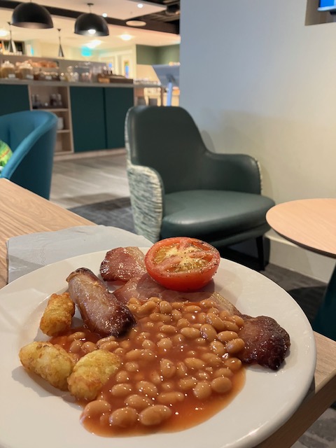 Up at the crack of dawn today to shlep to <a href="/STN_Airport/">London Stansted Airport</a>  - now inhaling a full English in the @escape_lounges <a href="/EscapeLoungesUK/">Escape Lounges UK</a> while waiting for my <a href="/Ryanair/">Ryanair</a> flight to Limoges (and how nice to have the lady behind me in the line for the Escape Lounge say to me, "I saw you speak at