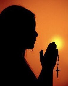 EdwingRoman14's tweet photo. “¡Señor, ayúdame!”. Mt.15,25 #EvangelioDelDía 
Señor, danos un espíritu fuerte y una fe sólida para cuando el dolor, los problemas, las tristezas nos visiten y nos desesperen. 
Decimos con el salmista: “El Señor es la fortaleza de mi vida, ¿ante quién puedo temblar?”. Salmo 35,1 https://t.co/AmX6d924Tf