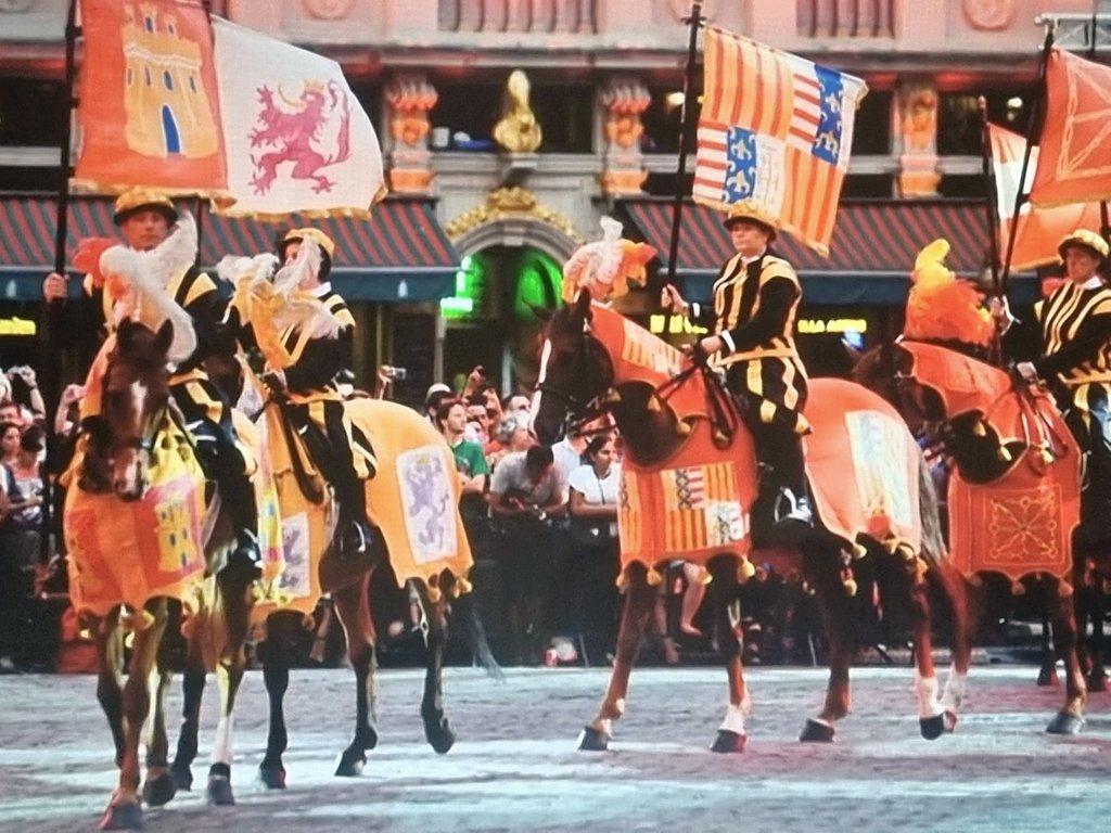 ConrothN's tweet photo. The #Ommegang 24  in #Brussels took place on July 3 and 5,  2024 at the #GrandPlace. 🇧🇪
Some 1400 participants in historical costumes re-enact the first official visit of #CharlesV and his son Philip here in the capital of the #LowCountries in 1549. https://t.co/gkBnqRIZ0g