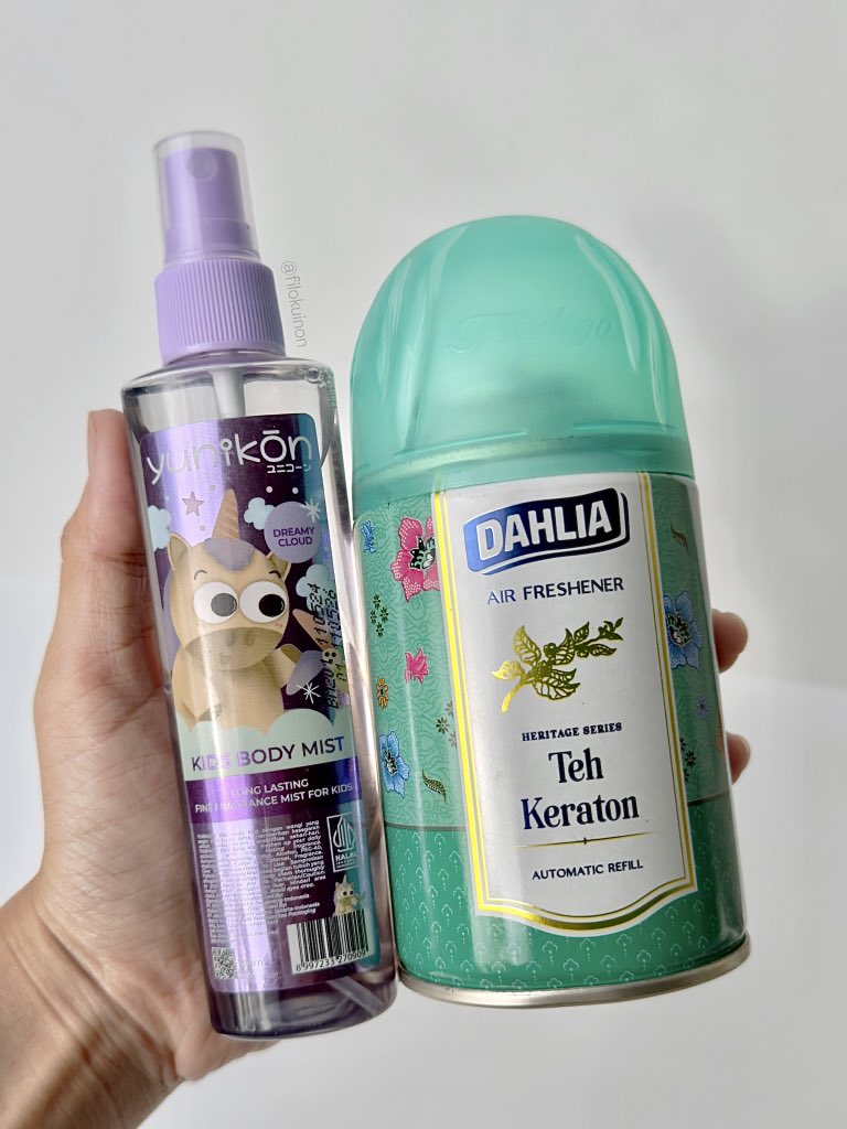 filokuinon's tweet photo. NANGIIISSSS WANGINYA BENERAN MIRIP 😭😭😭

Gila seneng bgt nemu body mist ini wanginya kayak Dahlia Teh Keraton &amp; harganya cuman 11 ribu??? 🥲 https://t.co/P8NOxmKS3U