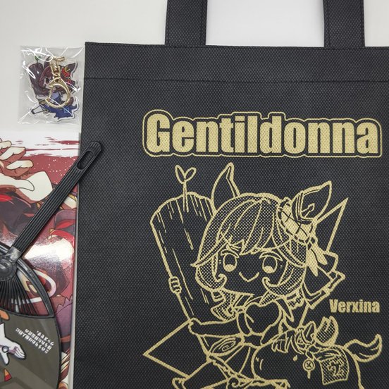 印刷所から貰った新刊セットの写真🐴
金インク良い感じで助かる…