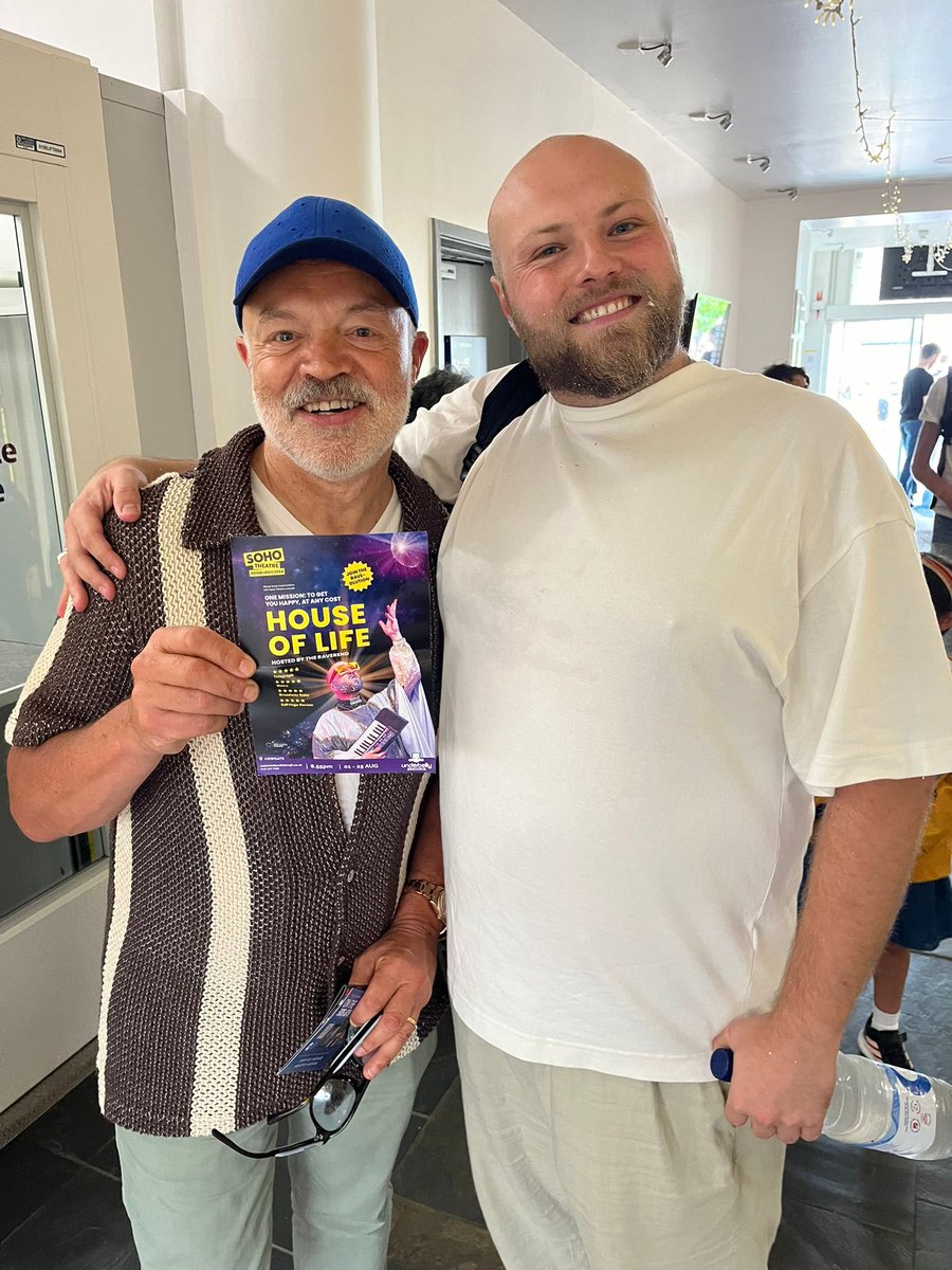 LOOK WHO JOINED THE RAVEOLUTION. 

ALL THE LOVE TO <a href="/grahnort___/">graham norton</a>