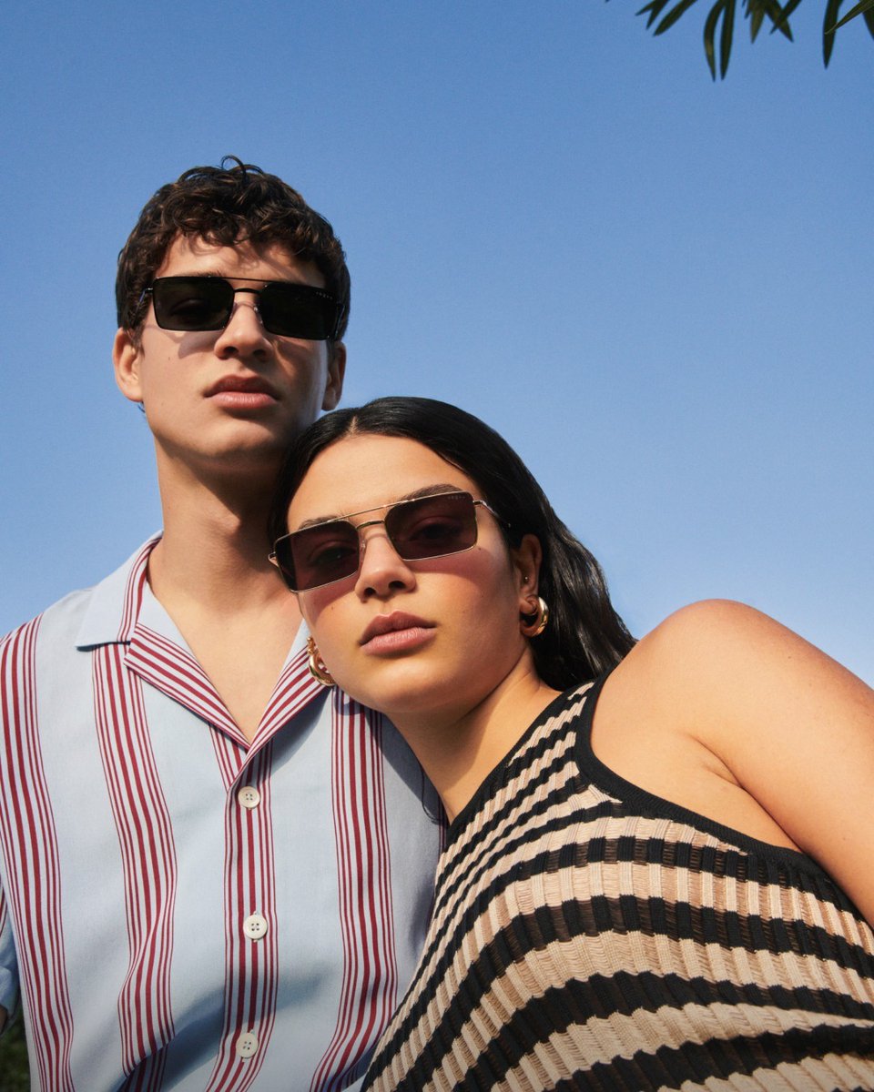 PalomeraOpticos's tweet photo. (✿☉。☉)
Cada par de gafas @vogueeyewear es una obra maestra de la elegancia y el estilo italiano. 🇮🇹
Renueva tu #look, es el momento❗
#VogueEyewear #Vogue #LetsVogue #voguemagazine
#mujer #modaMujer #estilo #moda2024 https://t.co/Em8k6bpTJT