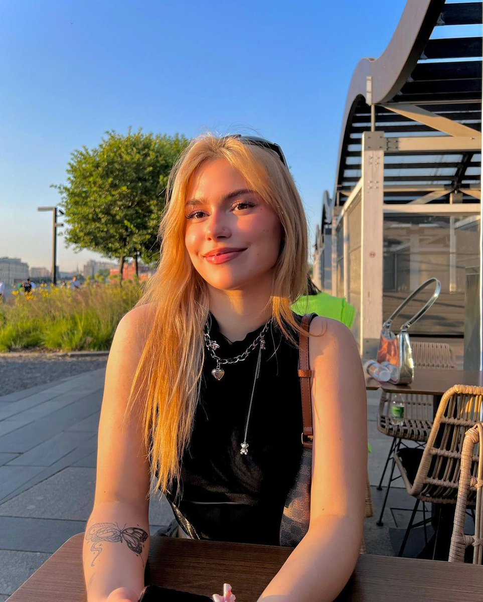 DaternMMh's tweet image. nullipara mediaman iridize kaffeeklatsch
Sadece seni özlüyorum, başka hiçbir şey eksik değil ama tüm dünya küçülüyor gibi görünüyor.