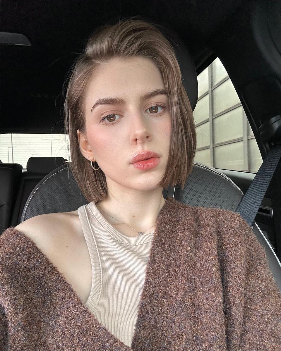 philomena bibliophile bailee seditiously
Bir insandan nefret ediyorsun, ama aynı zamanda onun güçlü yönlerinin faydalarını da görebiliyorsun, o kadar eğitimli bir insan ki, dünyada gerçekten çok az insan var.