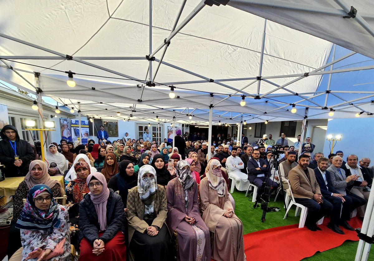 TahirulQadri's tweet photo. His Eminence Shaykh-ul-Islam Dr. Muhammad Tahir-ul-Qadri graced the Workers Convention in Sydney, Australia.

Dr. Hassan Mohi-ud-Din Qadri, Chairman of the Supreme Council, Prof. Dr. Hussain Mohi-ud-Din Qadri, President MQI, Dr. Ghazala Qadri, President of MWL International, Mrs. Fizzah Hussain Qadri, Shaykh Hammad Mustafa al-Madani al-Qadri, Mrs. Safa Hammad Qadri, and Shaykh Ahmad Mustafa al-Arabi al-Qadri also attended the event.

During the event, His Eminence Shaykh-ul-Islam Dr. Muhammad Tahir-ul-Qadri shared his thoughts on community and brotherhood, emphasizing that Islam promotes collective peace, development, and prosperity. He highlighted that the Quran’s message "La Tafarruqoo" (Do not divide) signifies Islam's rejection of sectarianism and its protection of minority rights. Shaykh-ul-Islam noted that the Prophet Muhammad ﷺ attracted other religions through his exemplary conduct and character, and encouraged the promotion of Islamic teachings through kindness, forgiveness, and maintaining family ties.

His Eminence congratulated the organizational leaders from Australia and Sydney and expressed hope that their efforts would spread the message of peace, love, and interfaith tolerance. He praised the Muslim community for maintaining a spirit of brotherhood with the local community and for the respect shown by local civil society and officials.

On this occasion, Shaykh-ul-Islam distributed shields and certificates to the officials and workers in recognition of their outstanding performance in organizational matters.

The event, organized by Minhaj-ul-Quran International Sydney, Australia, was attended by President MQI AUS Zaffar Iqbal Khan, President MQI NSW Mian Muhammad Wasiq, and other prominent figures including Ch Latif, Rohail Dalvi, Zaheer Alvi, Dr. Asif Khawaja, and many distinguished guests from various sectors.

#WorkersConvention #ProphetMuhammad #RoleModel #MinhajulQuran #Harmony #Spirituality #Sydney #NSW #Australia