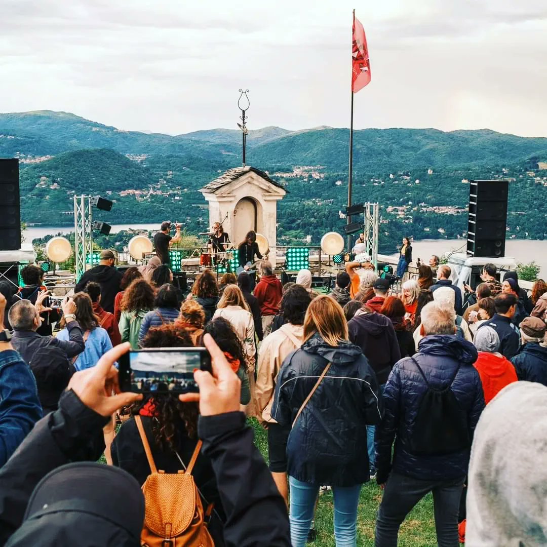 Kill Your Boyfriend (@killyourboyfrie) on Twitter photo Ci vediamo martedì questo, 13 Agosto, al <a href="/RYHFestival/">RockYourHeadFestival</a> - Montebello di Bertona (PE).
Non mancate!!!
Pic: #MinatoriDelSuono
<a href="/S9Recordings/">Sister 9 Recordings</a> <a href="/littlecloudrec1/">Little Cloud Records</a> @Shyrec_Label #ElBorrachoBookings #VertigoConcerti #SavanaConcerti Ci vediamo martedì questo, 13 Agosto, al <a href="/RYHFestival/">RockYourHeadFestival</a> - Montebello di Bertona (PE).
Non mancate!!!
Pic: #MinatoriDelSuono
<a href="/S9Recordings/">Sister 9 Recordings</a> <a href="/littlecloudrec1/">Little Cloud Records</a> @Shyrec_Label #ElBorrachoBookings #VertigoConcerti #SavanaConcerti