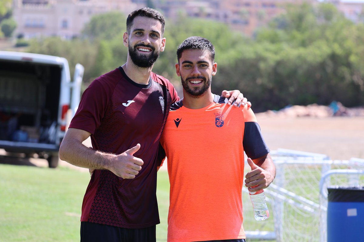 🤝 Nos encontramos con la <a href="/ADCeuta_FC/">AD CEUTA FC</a> en Montecastillo ⛳
Buenos amigos en el conjunto caballa 🫂