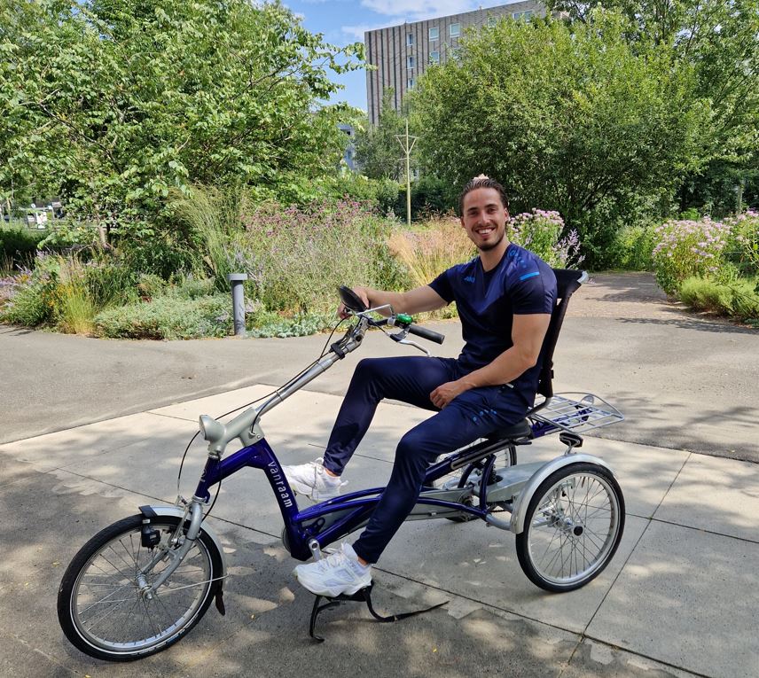 📷📷Kom op 12 augustus naar het Fietsfestival in het Zuiderpark en ontdek hoe je - ook met een beperking! kunt genieten van fietsen. Op onze stand zie je welke fietsmogelijkheden er allemaal zijn. We nodigen je uit om de fietsen te proberen tijdens een rondje in het Zuiderpark.