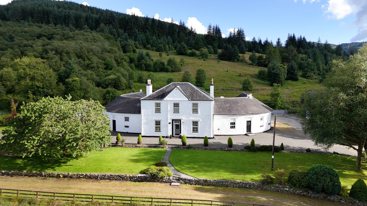 𝓝𝓮𝔀𝓵𝔂 𝓛𝓪𝓾𝓷𝓬𝓱𝓮𝓭:
GLENSHELLISH FARM, STRACHUR, CAIRNDOW, PA27 8DJ
An attractive and compact residential and amenity farm on the West Coast of Scotland with land extending to about 66.57 Ha (164.49 Acres) in total.
 galbraithgroup.com/.../str210153.…