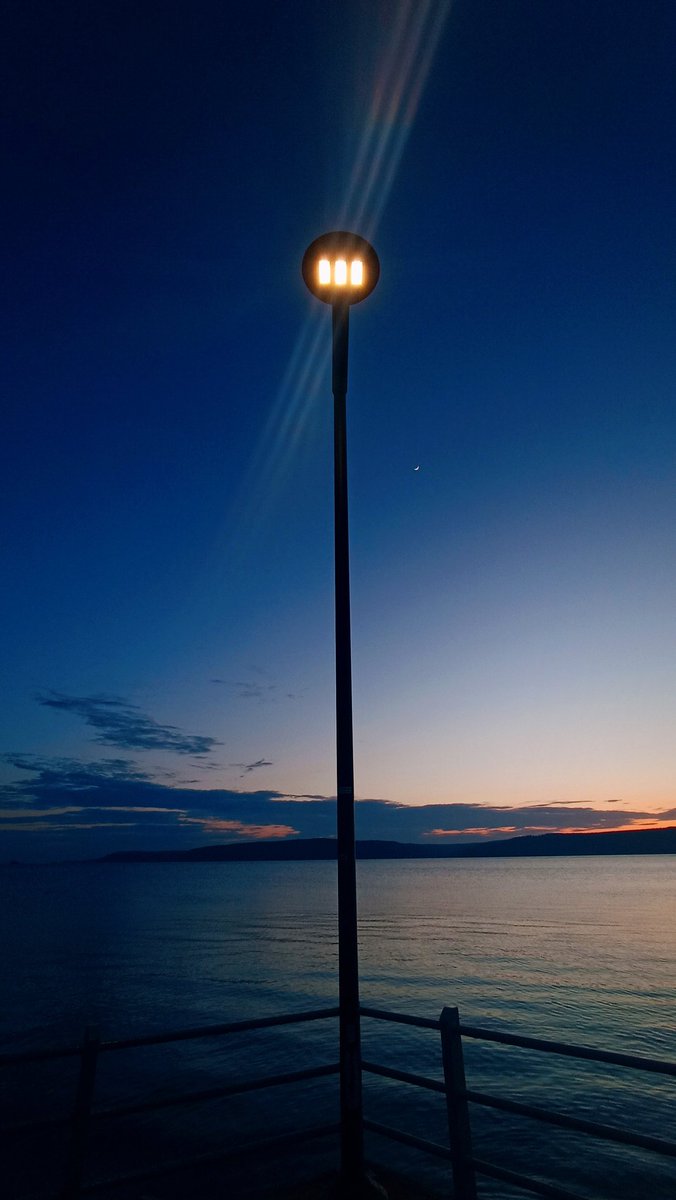 batuhawk's tweet image. 🌃

#night #photo #light #moon #sky #sea
