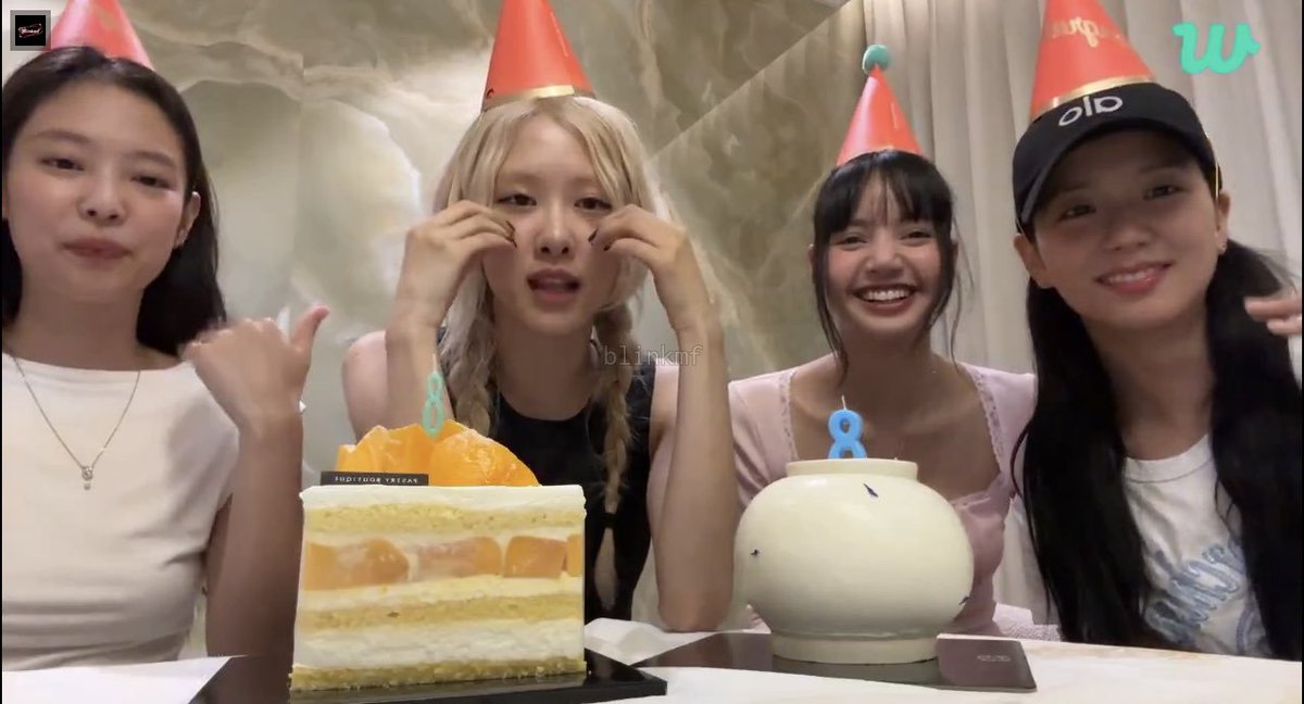 blinkmf's tweet photo. BLACKPINK OT4 LIVE Blinks! 😭😭😭😭 https://t.co/IzbykqI4qS