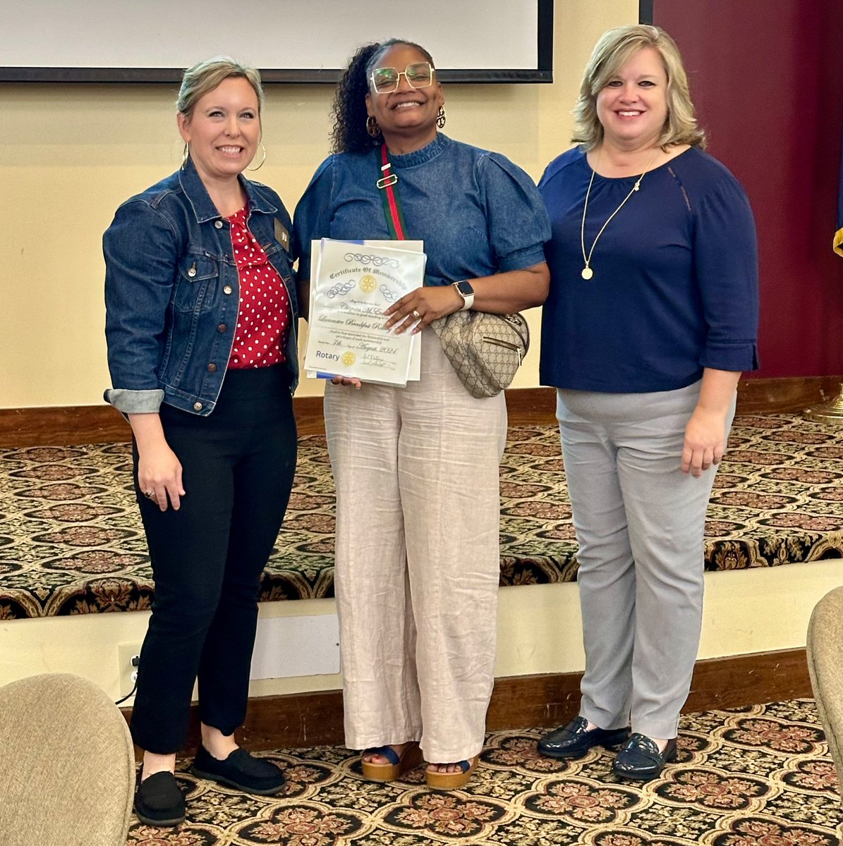 Exciting day for us as we welcomed our newest member Nikki Evans! We are so glad to have you! 🥳👏🏻 #besthouroftheworkweek