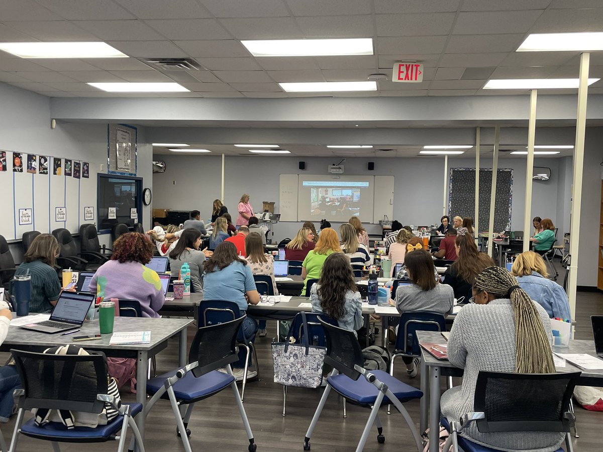 Elementary District Wide Day in full effect. Resource teachers getting refreshed on Corrective Reading this a.m. <a href="/SSSRISD/">SSS RISD</a> <a href="/RISD_ISSteam/">RISD Instructional Support Specialist Team</a> #RISDBeTheOne
