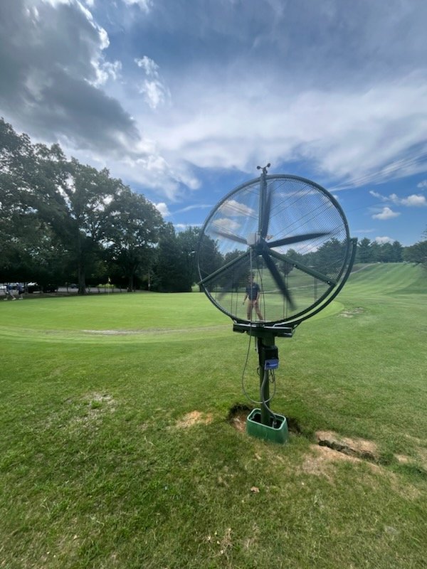 Another green about to get PERFORMANCE air conditioning!
Customized oscillation from 0 to 180 degrees, tilt angle from 0 to 15 degrees, set it and forget it!
#puttinggreens, #turffans, #outdoorfans, #golffans