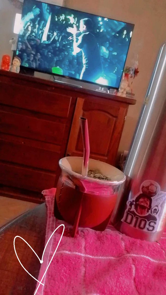 caamilasm94's tweet photo. A veces solo se necesita unos buenos mates, un rico sahumerio y un poco de LPDA ✨❤️‍🩹 https://t.co/MkBc2ZPTfs