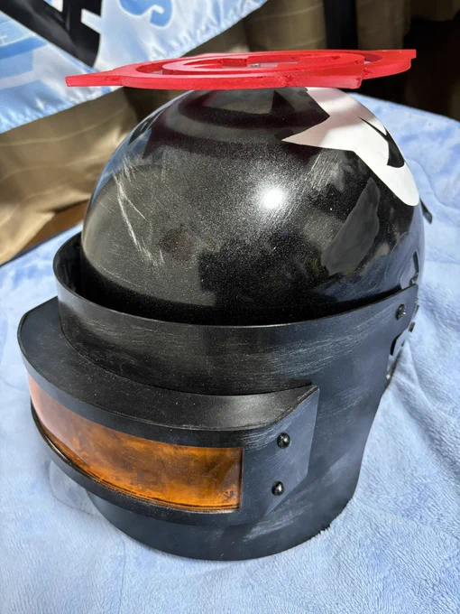 ラブちゃんのヘルメットのプロトタイプできた!!いうてヘルメット本体はAmazonで買った奴ですけども…… 