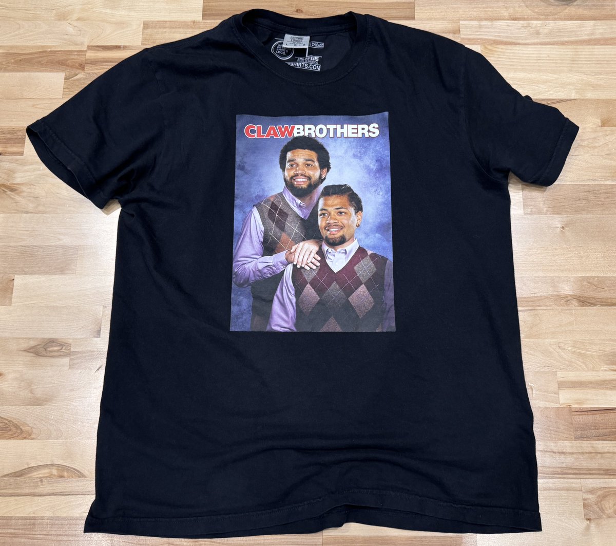 obvious_shirts's tweet photo. 🔥🚨GIVEAWAY!!🚨🔥

In honor of Hard Knocks, we are giving away FIVE of these “Claw Brothers” shirts I designed. Not selling at the moment. 

To Enter:
1. Like this post
2. Quote this post tagging 3 Bears fans
3. Follow @obvious_shirts 

Winners will be selected Tuesday before Hard Knocks Episode 2! #DaBears #ClawBrothers