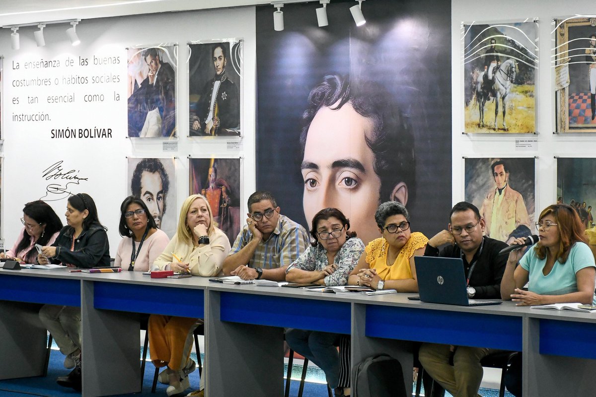 vs_cites's tweet photo. #EnFotos | Ministra @_LaAvanzadora informó que 
con el propósito de garantizar el inicio del año escolar 2024–2025 en paz, armonía y amor, desde el
@MPPEDUCACION se continúa trabajando en los indicadores educativos para profundizar la calidad educativa

#JusticiaSoberana https://t.co/OOujC0aITP