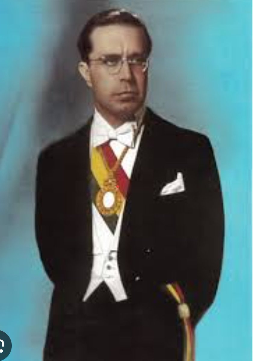 ✅️La diferencia entre Victor Paz Estenssoro (derecha, liberal)
💩Luis Arce/pedófilo Evo (izquierda, comunismo)

Es que Paz Estenssoro no le mintió al país y admitió que estábamos quebrados, luego lo solucionó reduciendo el Estado. 

En cambio los socialistas, te culpan a ti.