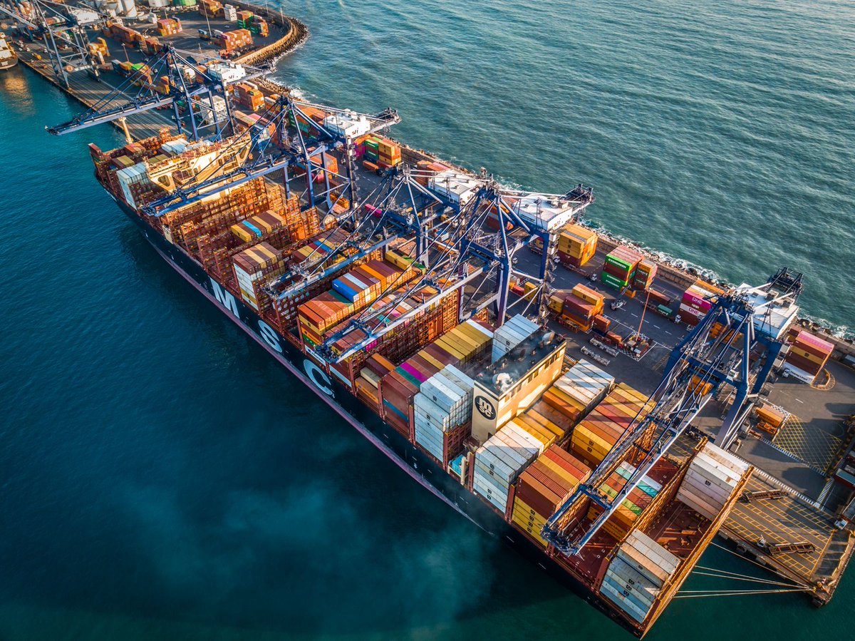 container_news's tweet photo. SAAM Terminals cuts CO2 emissions by over 10,500 tons through renewable energy usage

#SAAMTerminals

 https://t.co/QlitfAvXjI https://t.co/LULi09UjFW