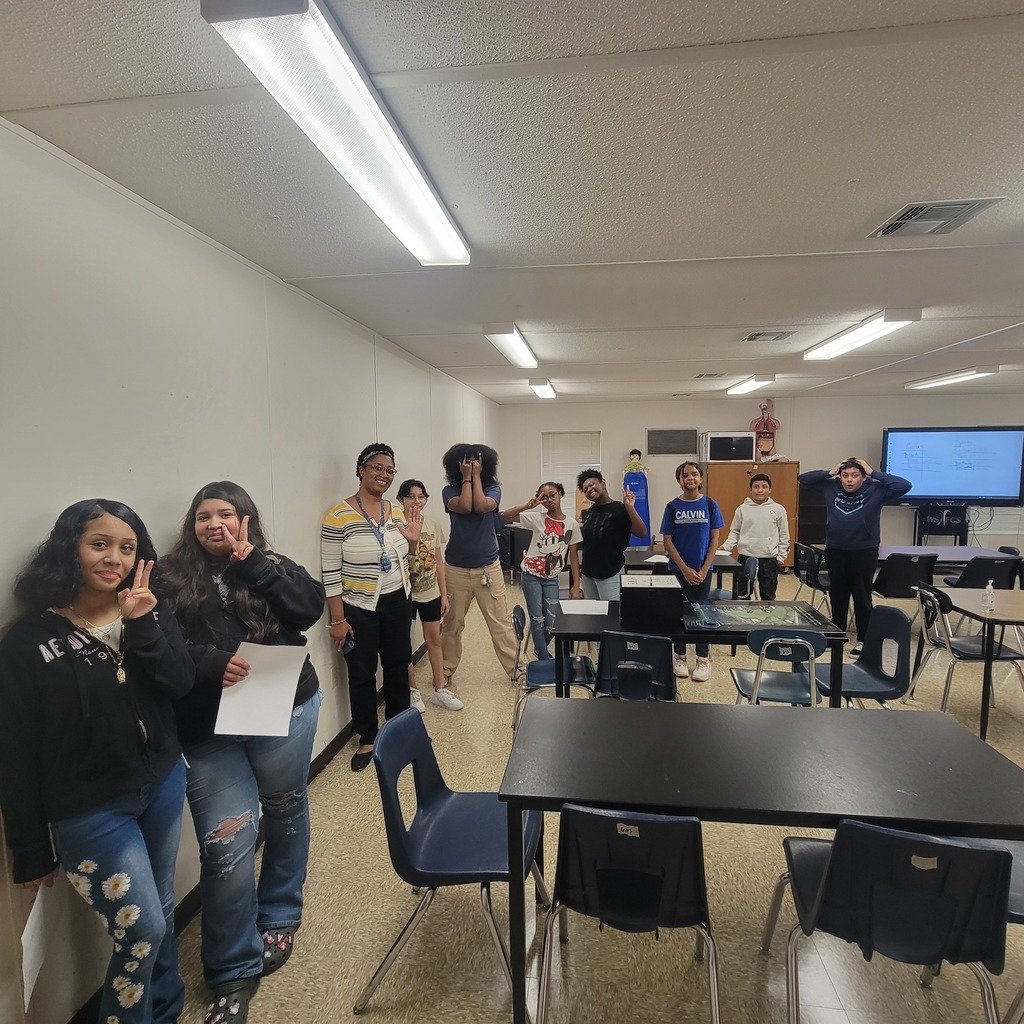 msms_bulldogs's tweet image. 🐾 We welcomed our new Bulldogs, 6th graders, to our Springs family today! They are learning the Bulldog Way, having fun, and making new friends! 🐾 
Because #msmsistheplacetobe #SpringsFamily #BulldogWay #6thGradeAdventures #NewBeginnings #WeAreBulldogNation