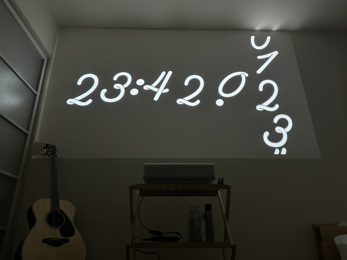 こんなん寝られん😂