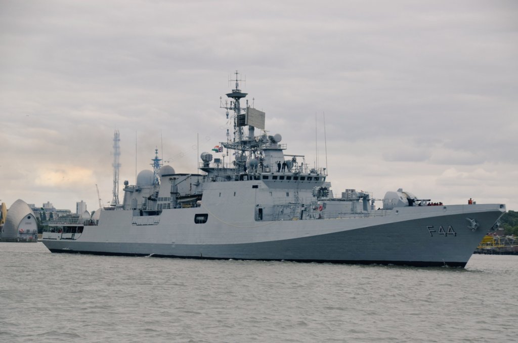 AJBC_1's tweet photo. Talwar-Class Frigate INS TABAR F44 of @indiannavy arriving on the #Thames to stay alongside #HMSBelfast in #London until 11th Aug.
#Warship #INSTabar #F44 #TalwarClass #IndianNavy @HCI_London @IN_WesternFleet
@IndianDiplomacy 🇮🇳🇬🇧
#dlr_blog
@seawaves_mag @WarshipsIFR https://t.co/XAQXp10oB8
