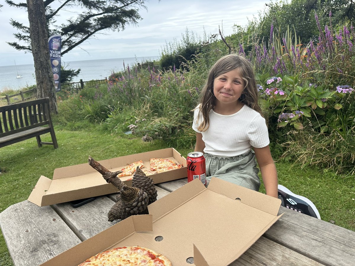 shreeve_jo's tweet photo. Pizza on the beach before the rain came in 😋😋 
Hotel Meudon gardens are beautiful and the pizzas from the Bream box are delicious 😋 
Gonna have a rainy stomp and snuggle in my pj’s ♥️ 🌧️
#Hotelmeudon #Breamcove #Falmouth #Cornwall #Summerholidays https://t.co/03yhIfz2ne
