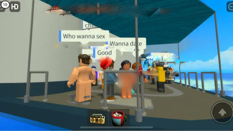 Roblox erişim engeli hakkında.

Ben TikTok hariç hiçbir platformun bütünüyle kapanmasınadan yana değilim. Bununla birlikte Roblox içinde çocuklar için hiç uygun olmayan oyunlar mevcut. Bunlarla ebeveynler tek başına mücadele edemez. Devletin platformun içinde bu tür oyunları