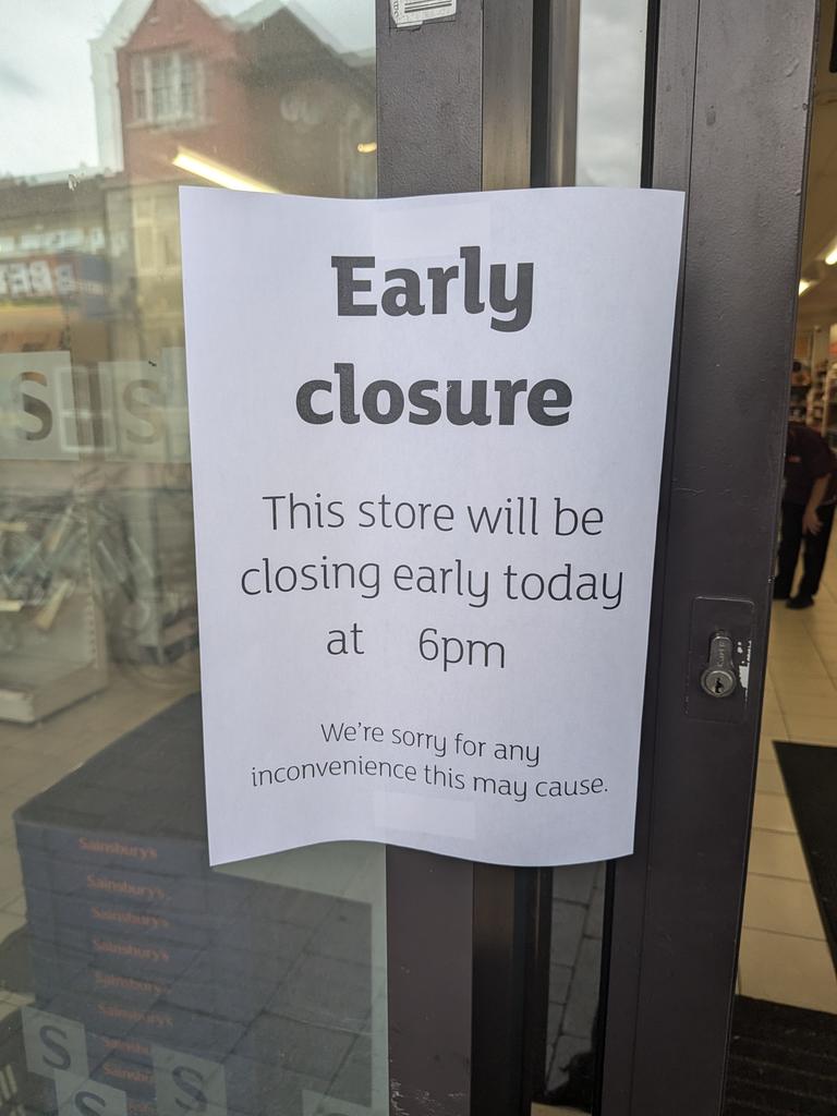 This is Cowley Road, which should be the bustling heart of East Oxford. Instead, it's extremely quiet with  businesses either closed or closing early. This street is home to one of the largest concentrations of independent businesses in the UK. Horribly sad to see.